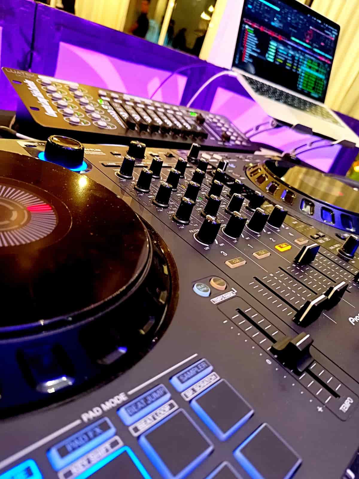 Por Que Contratar DJ Árabe para Casamento?